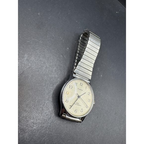 Vintage Timex Watch Men's 33mm Silver Tone Stainless Steel Band Classic Dial - Picture 3 of 11